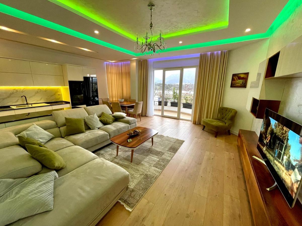 Queen'S Luxury Apartments Lake Tirana Esterno foto