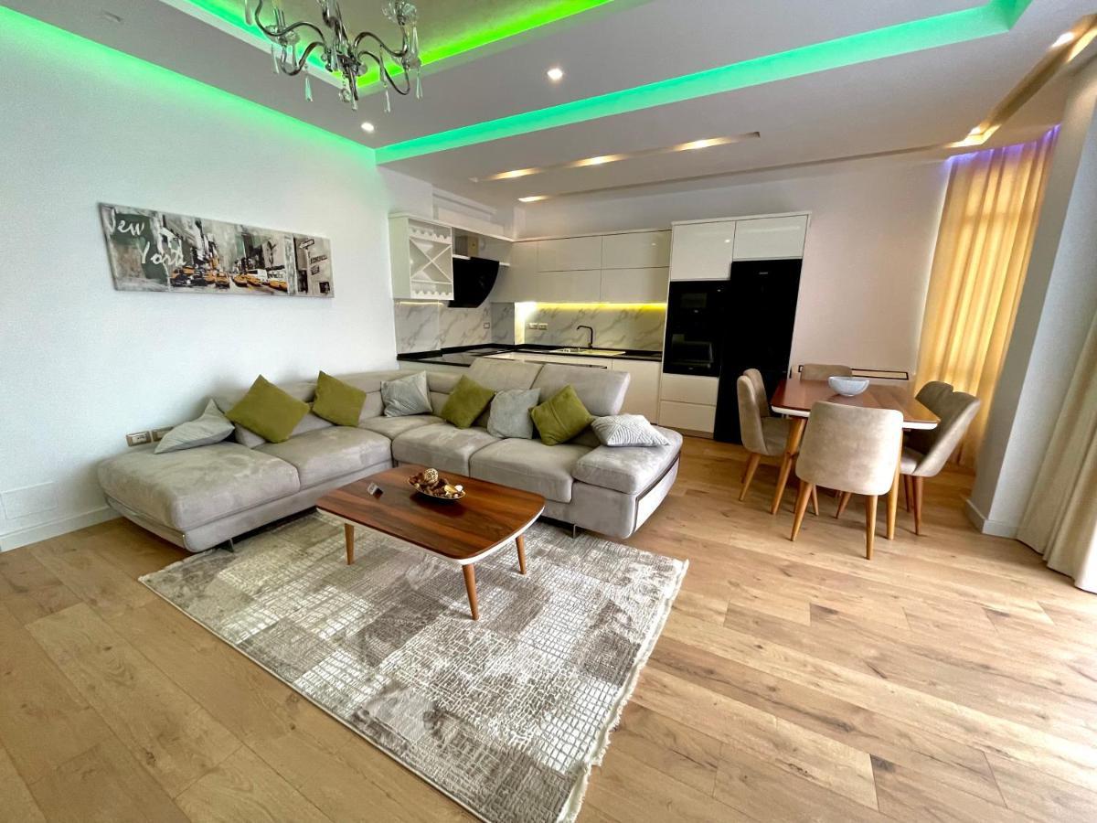 Queen'S Luxury Apartments Lake Tirana Esterno foto