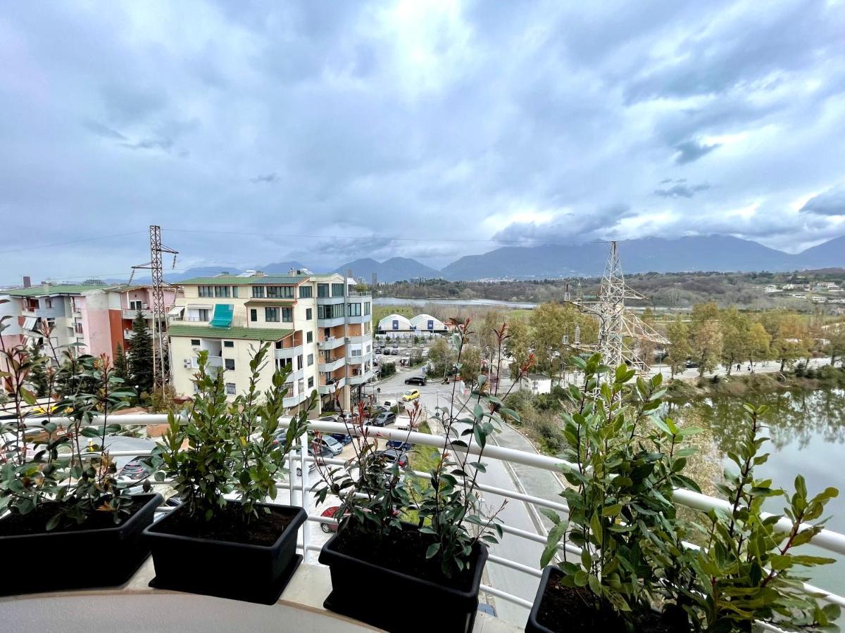 Queen'S Luxury Apartments Lake Tirana Esterno foto