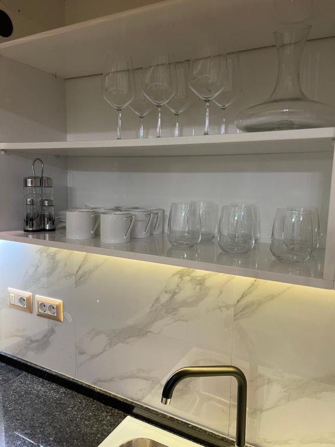 Queen'S Luxury Apartments Lake Tirana Esterno foto