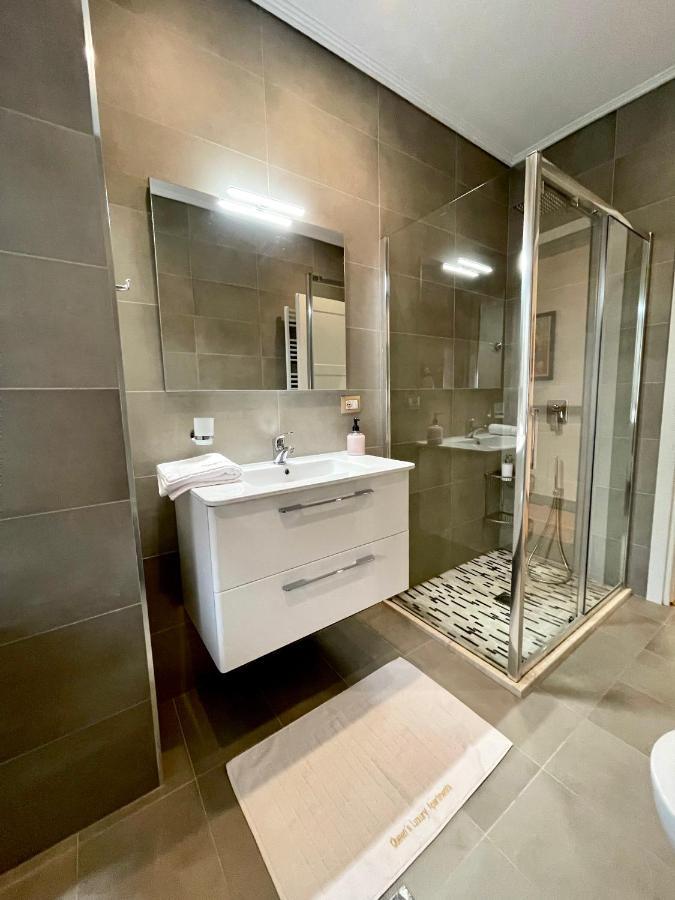 Queen'S Luxury Apartments Lake Tirana Esterno foto