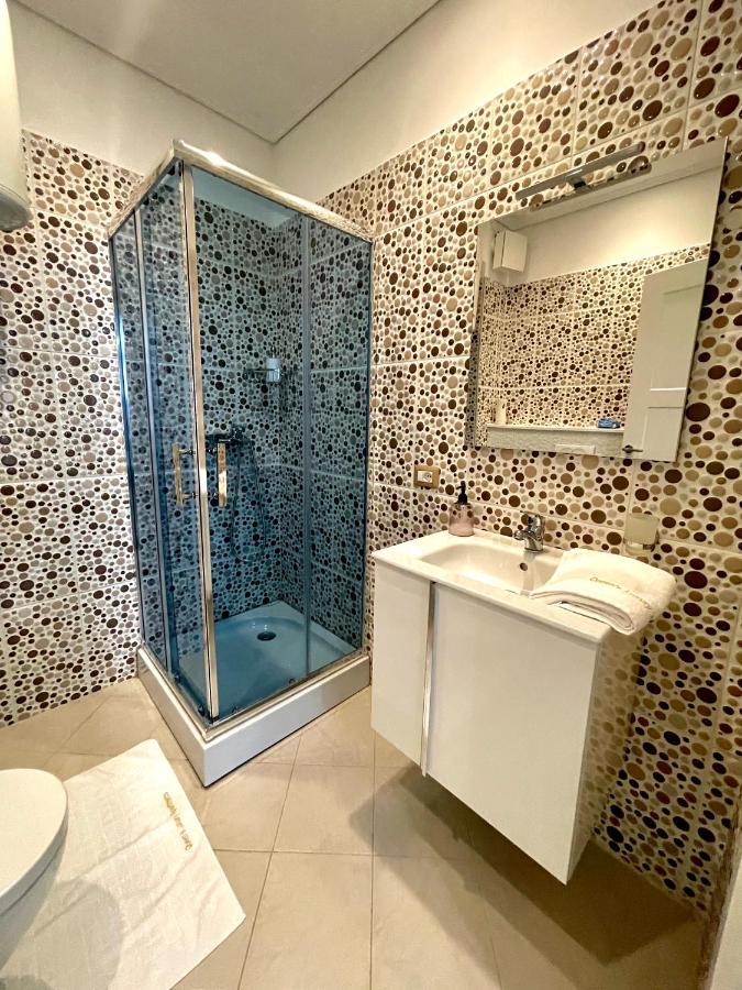 Queen'S Luxury Apartments Lake Tirana Esterno foto